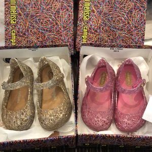 Size 6 mini melissa shoes (2 pair)